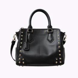 Женская сумка из натуральной кожи чёрного цвета